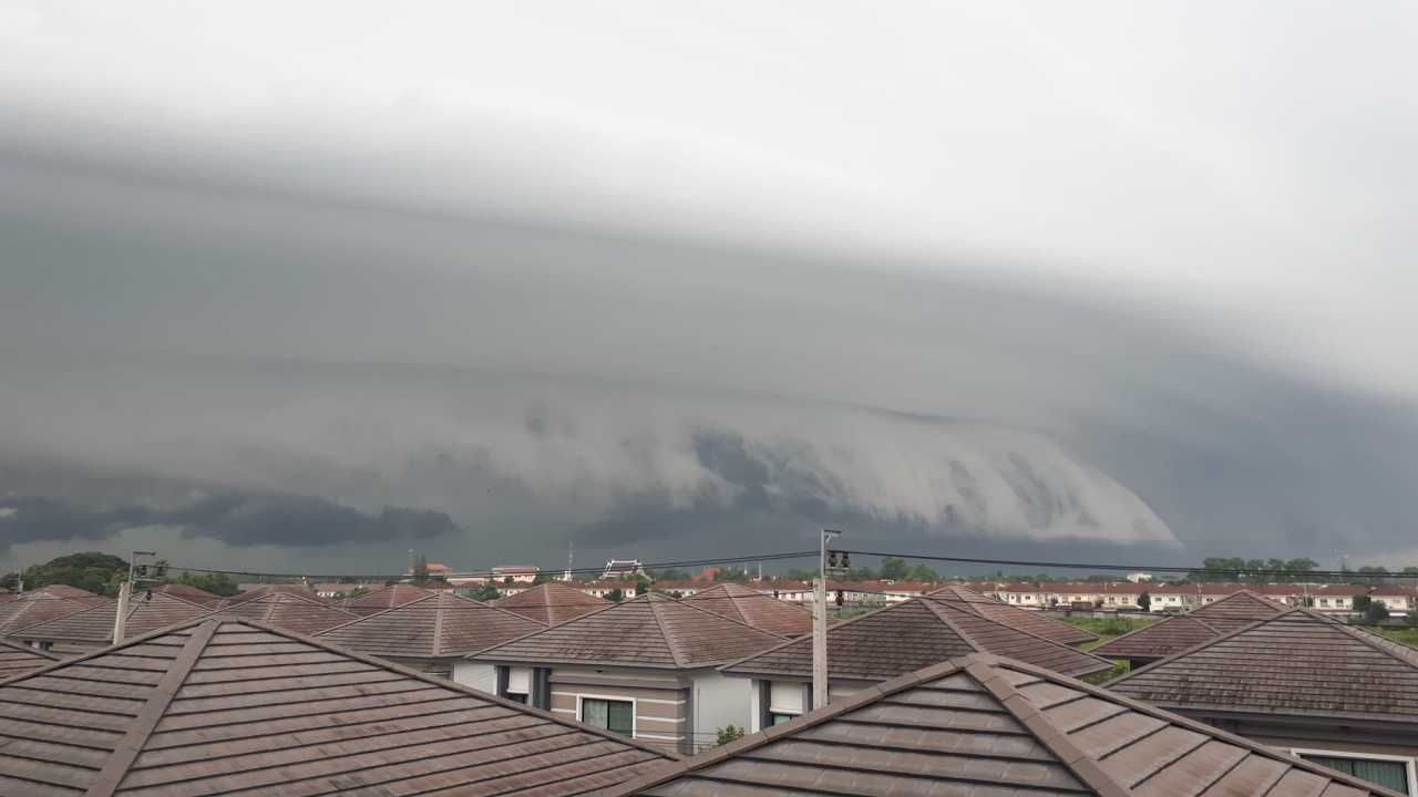 อุตุฯ แจงกรณีเกิดเมฆแนวโค้ง เมฆฝนดำทะมึน ช่วงเช้าวันนี้
