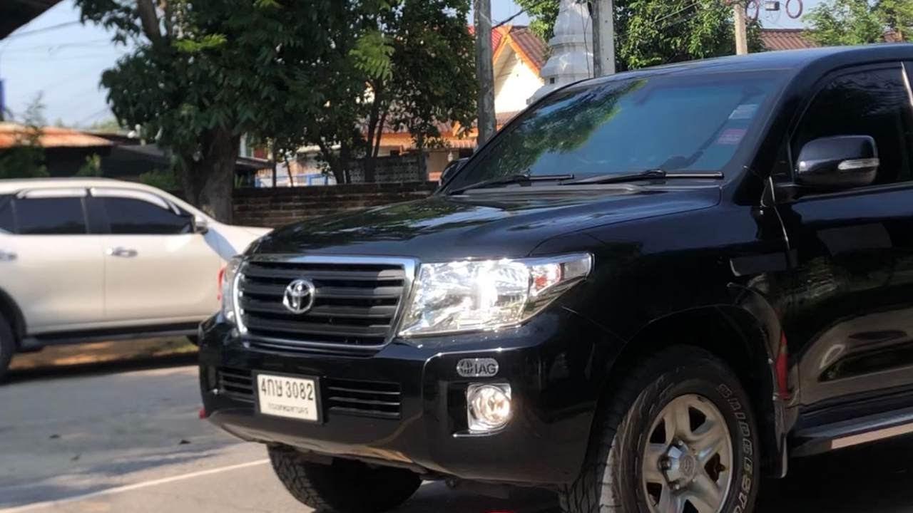 "ลุงตู่" ลงพื้นที่อยุธยา คอหวยตามส่อง "เลขเด็ด" ทะเบียนรถ ไปลุ้นงวด 16/9/65