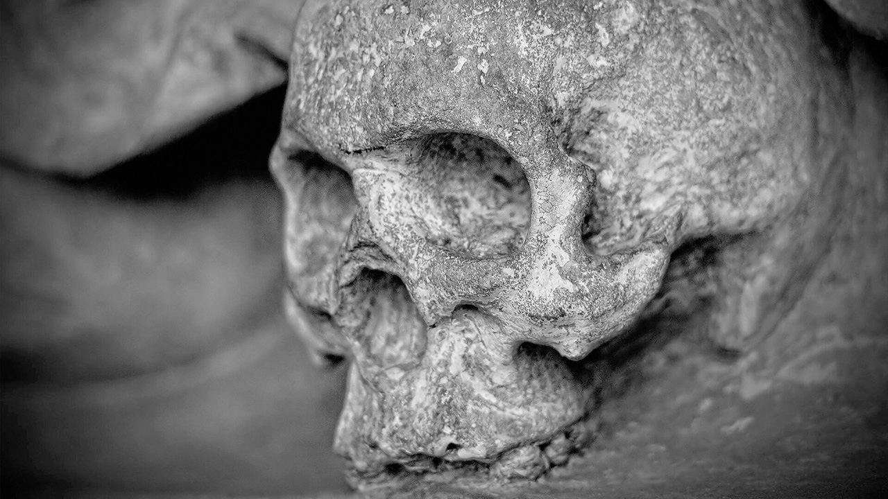 ค้นพบซากกระดูกสตรีที่คนโบราณเชื่อว่าเป็นแวมไพร์