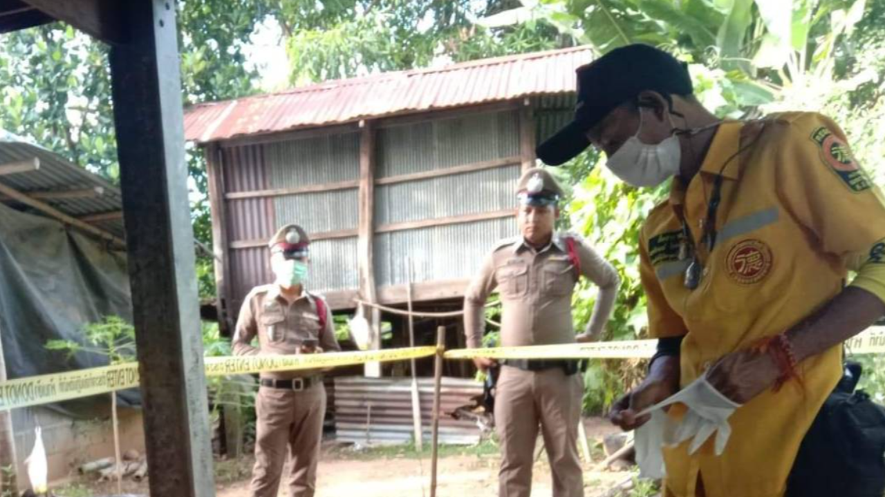 ลูกป่วยจิตเสี้ยนเหล้า คลั่งพ่อไม่ให้เงินซื้อ คว้ามีดจะฟัน ถูกตีสวนดับ