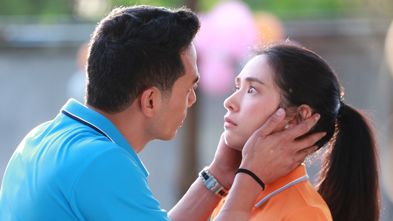 “ตุ้ย-โดนัท” สวีตหวานกลางงานกีฬาสีของบริษัท ใน “กั๊กนักรักซะเลย”