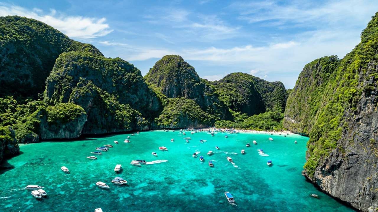 ศาลฎีกาสั่งให้ กรมป่าไม้ คืนสภาพแก่หาดมาหยา กรณีดัดแปลงถ่ายหนัง เดอะ บีช