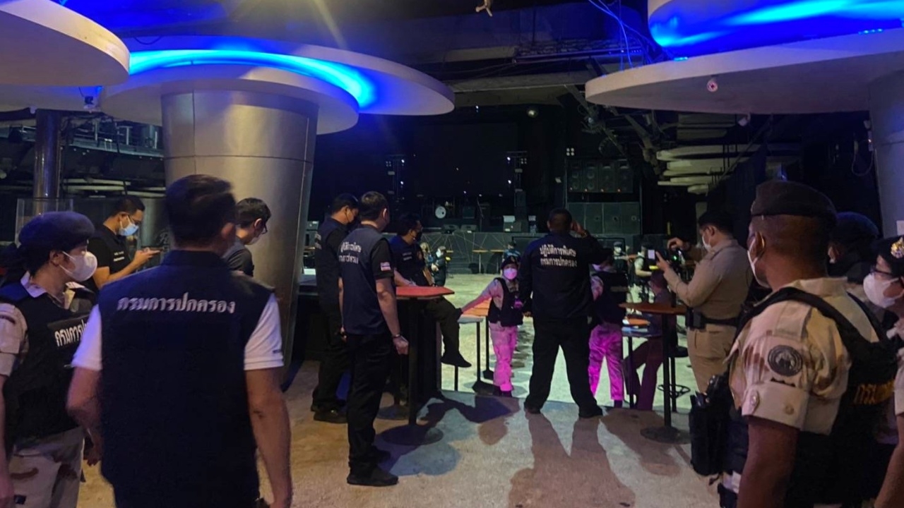 เด้ง 4 เสือ สภ.เมืองเชียงราย เซ่นพิษปกครองจับผับ ตาม ผกก.ไปติดๆ