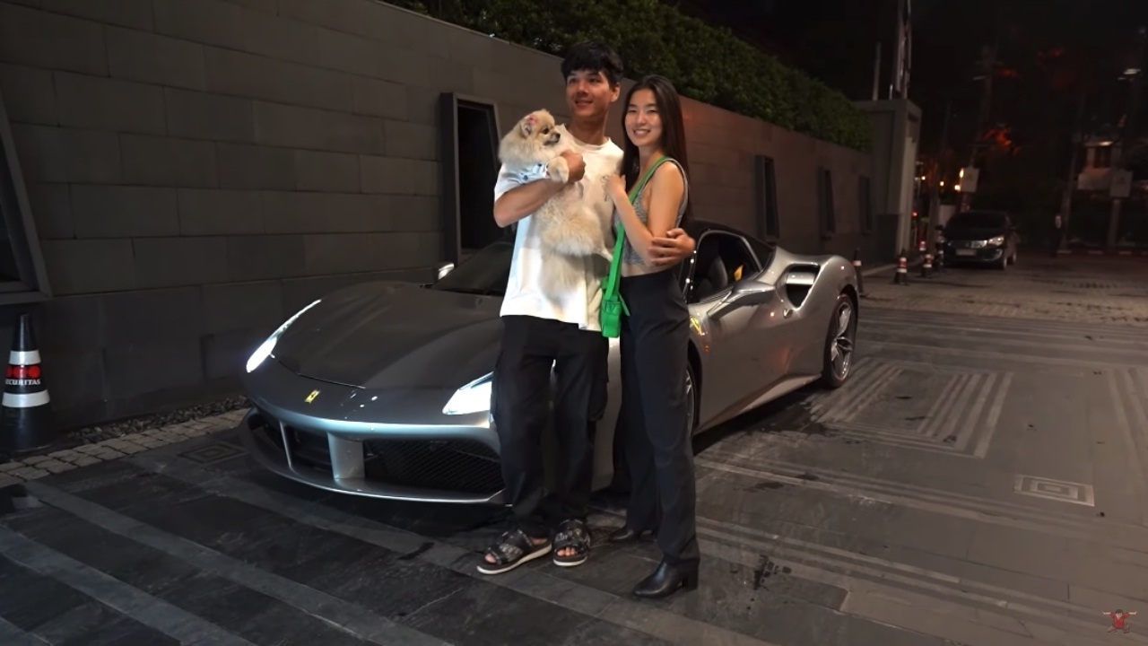 นิกกี้ ณฉัตร มือสั่นถอนเงิน 10 ล้านดาวน์ Ferrari ลั่นหามาอย่างสุจริต