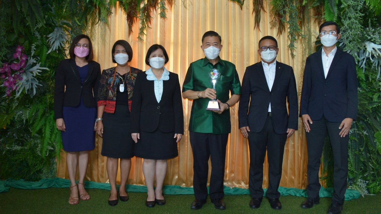 ส.ป.ก. รับโล่เกียรติยศ "องค์กรคนดี" จาก ปธ.สว.ที่ยกย่องเชิดชูเกียรติ