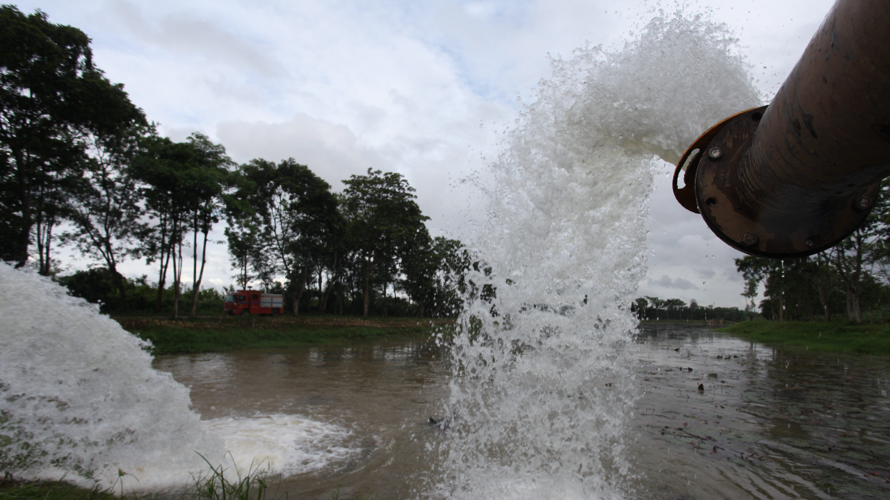 ทุ่มงบกลางกว่า 600 ล้านบาท ให้กรมชลประทานหาเครื่องสูบน้ำ แก้น้ำท่วมน้ำแล้ง