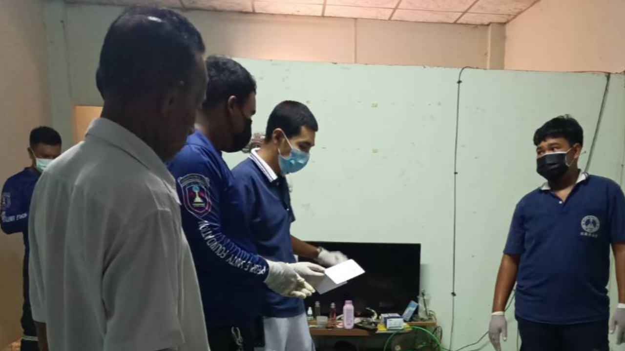 อุทาหรณ์ หนุ่ม 28 ชะตาขาด นอนทับสายชาร์จมือถือ ไฟดูดดับคาห้องเช่า