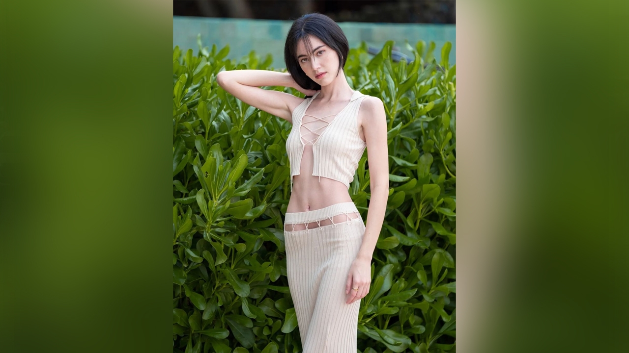 ใหม่ ดาวิกา ทำไอจีไฟลุกกับเสื้อแหวกอก กระโปรงเอวต่ำ แซ่บเกินต้านจริงๆ