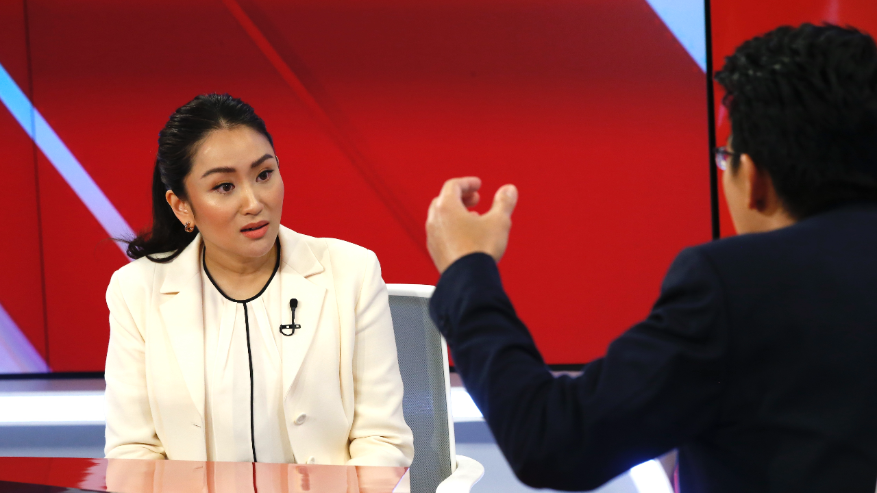 เสียงสั่น น้ำตาคลอ “อิ๊งค์” รับอยากพาพ่อกลับไทย ชี้รัฐประหารไม่ควรเกิดแล้ว