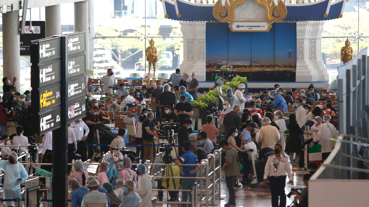 รัฐบาลคาดปีนี้ นักท่องเที่ยวต่างชาติเข้าไทยเกิน 10 ล้านคน เกินที่ตั้งไว้ 6 ล้านคน