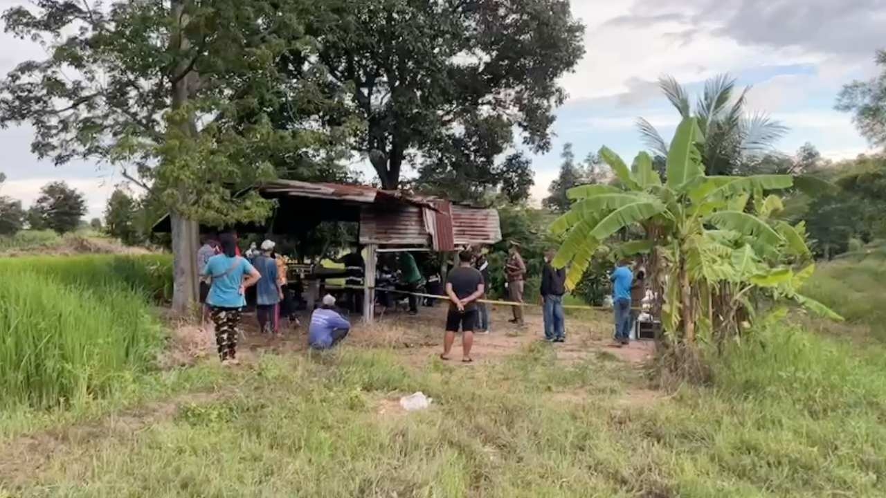 ลุงวัย 63 แทงอกบีบคอแฟนสาว 39 ปีดับ ก่อนจะลาโลกตายตามกันที่มหาสารคาม