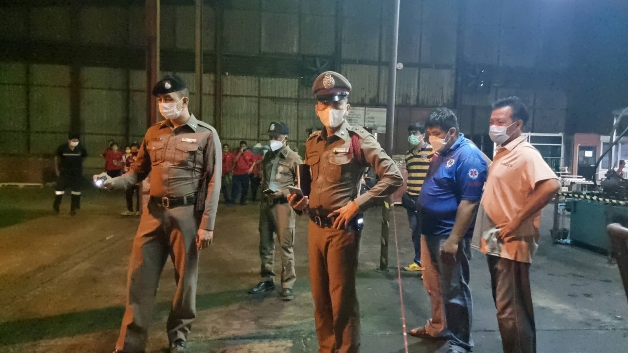 ยุ่งเมียชาวบ้านถึงตาย หนุ่มโรงงานที่เมืองชล ยิง ผช.หัวหน้าปมรักสามเส้า