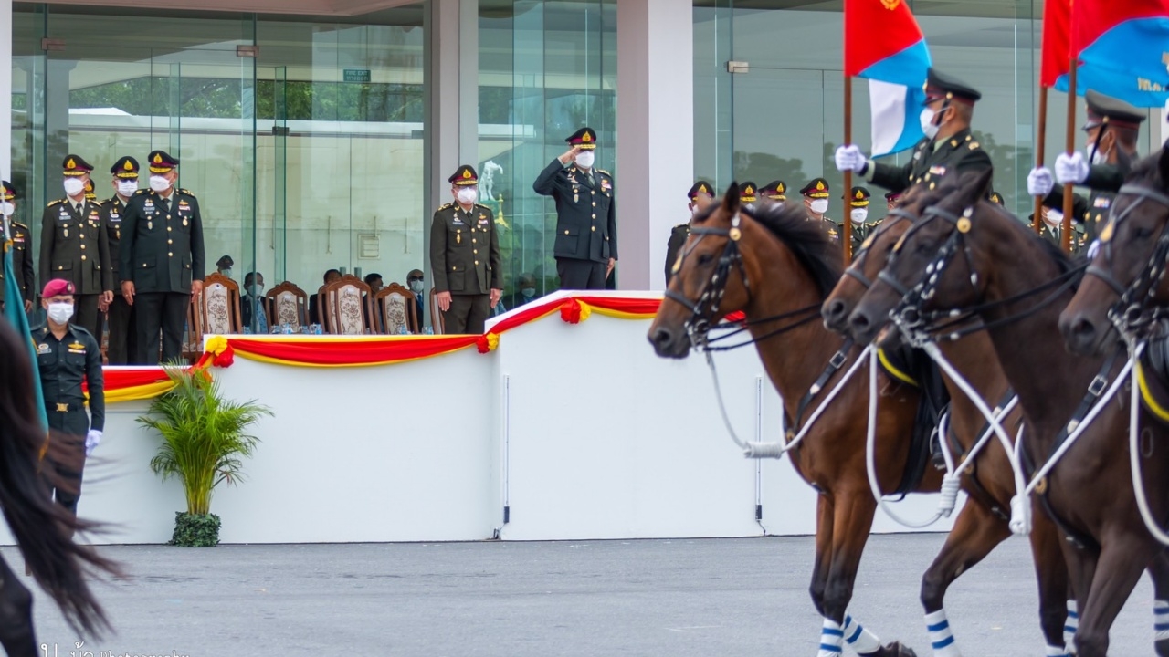 ทหารม้าอำลา "บิ๊กแขก-บิ๊กโต้ง" เชิดชูเกียรติ สดุดี ในความเป็นทหารตลอดไป