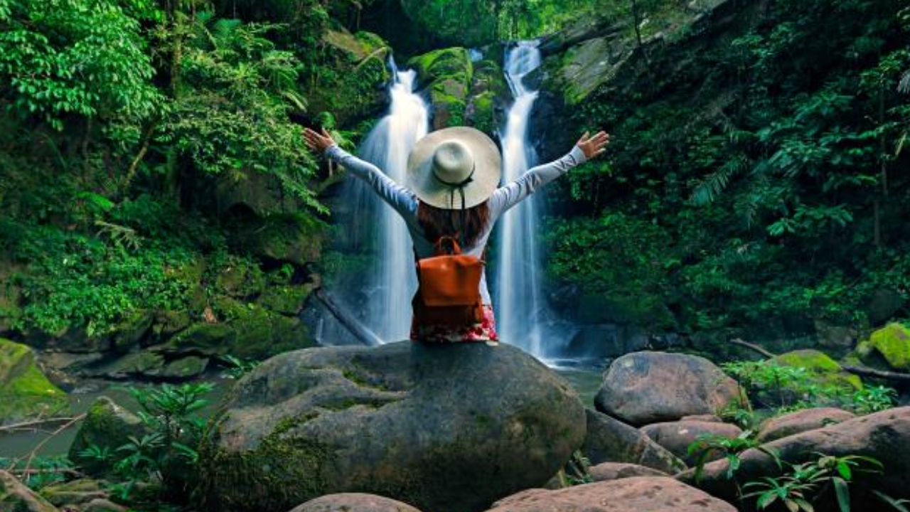 คนถูกเรียกเป็นพยานคดีทุจริต "เราเที่ยวด้วยกัน" ติดต่อ ตร.เจ้าของคดีก่อน