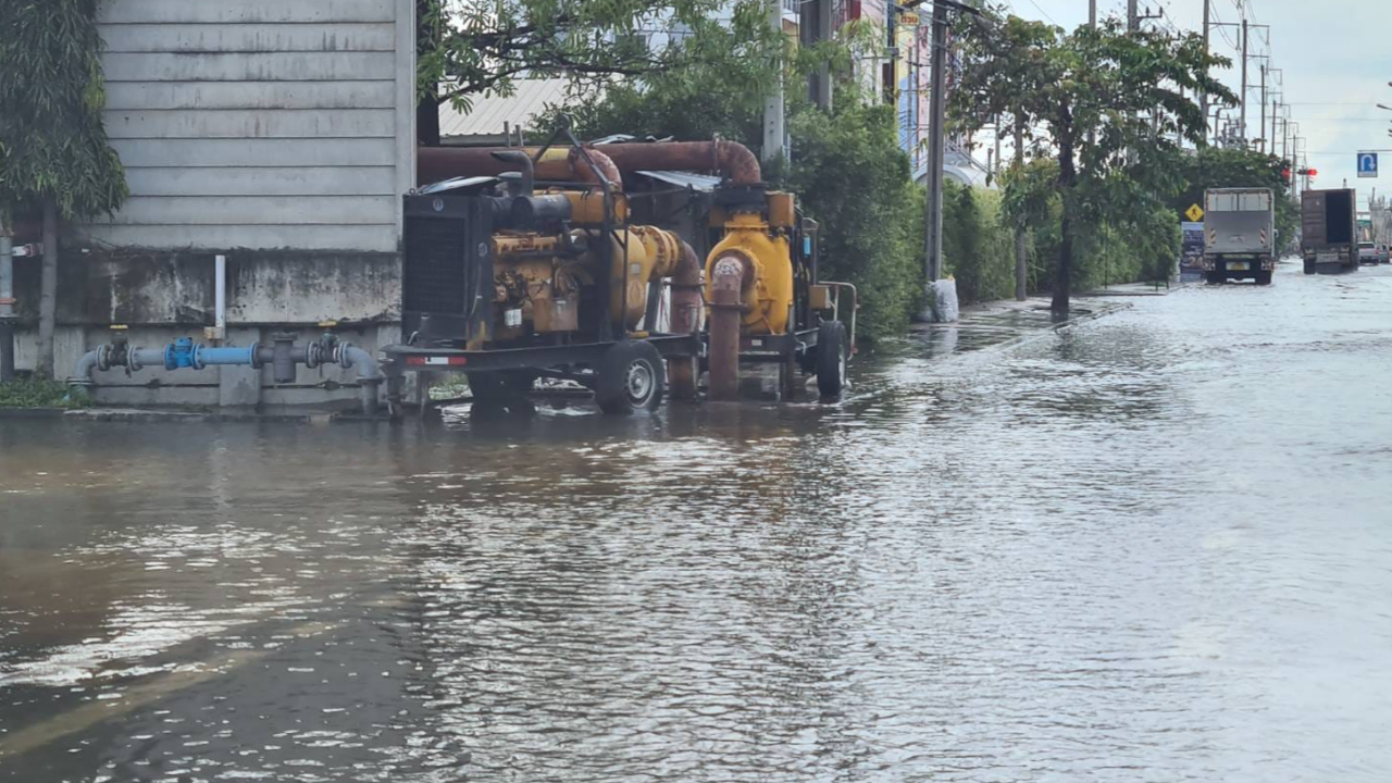 กทม. อัปเดตจุดน้ำท่วมขัง ระดับน้ำสูง แนะประชาชนโปรดหลีกเลี่ยงเส้นทาง