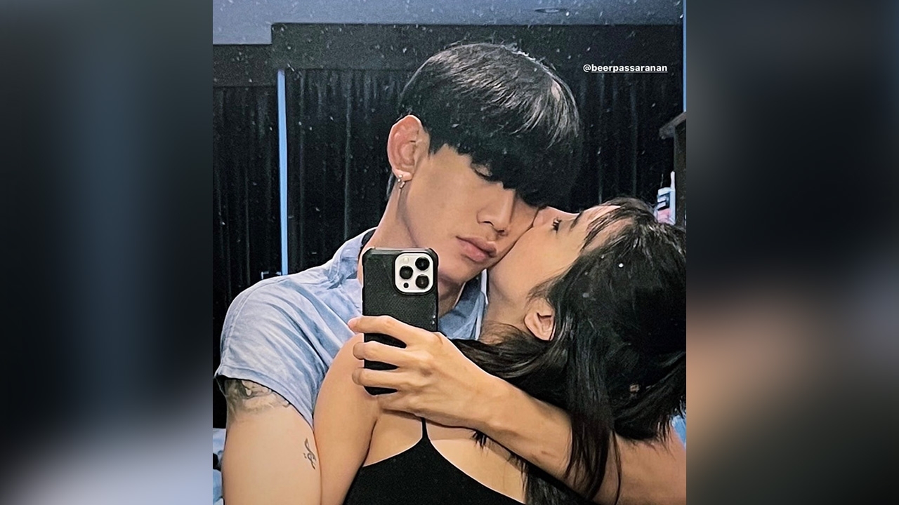 ท็อป เลซีล็อกซี กอด เบียร์ เดอะวอยซ์ พบคนคลั่งรักโชว์ซีนหวานออกสื่อ 