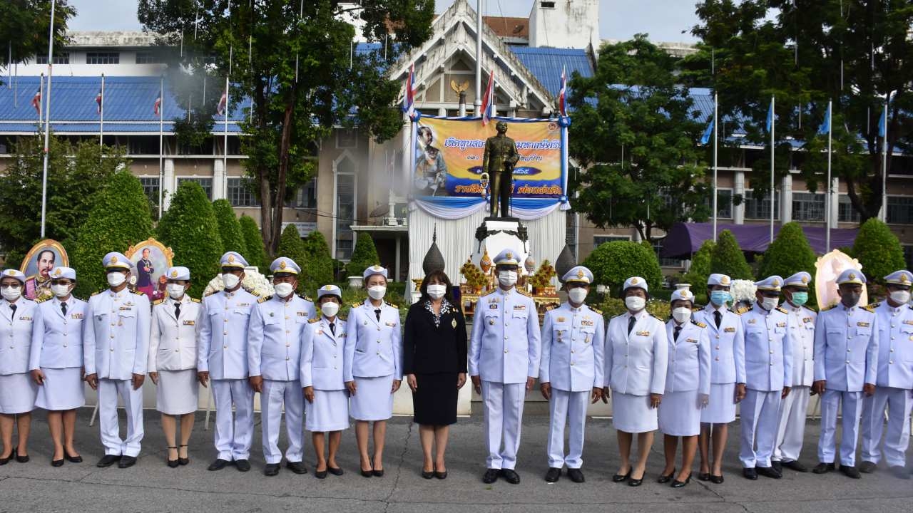 หลายจังหวัดจัดพิธีวางพวงมาลาพระบรมราชานุสาวรีย์ ร.5 ในวันกำนันผู้ใหญ่บ้าน