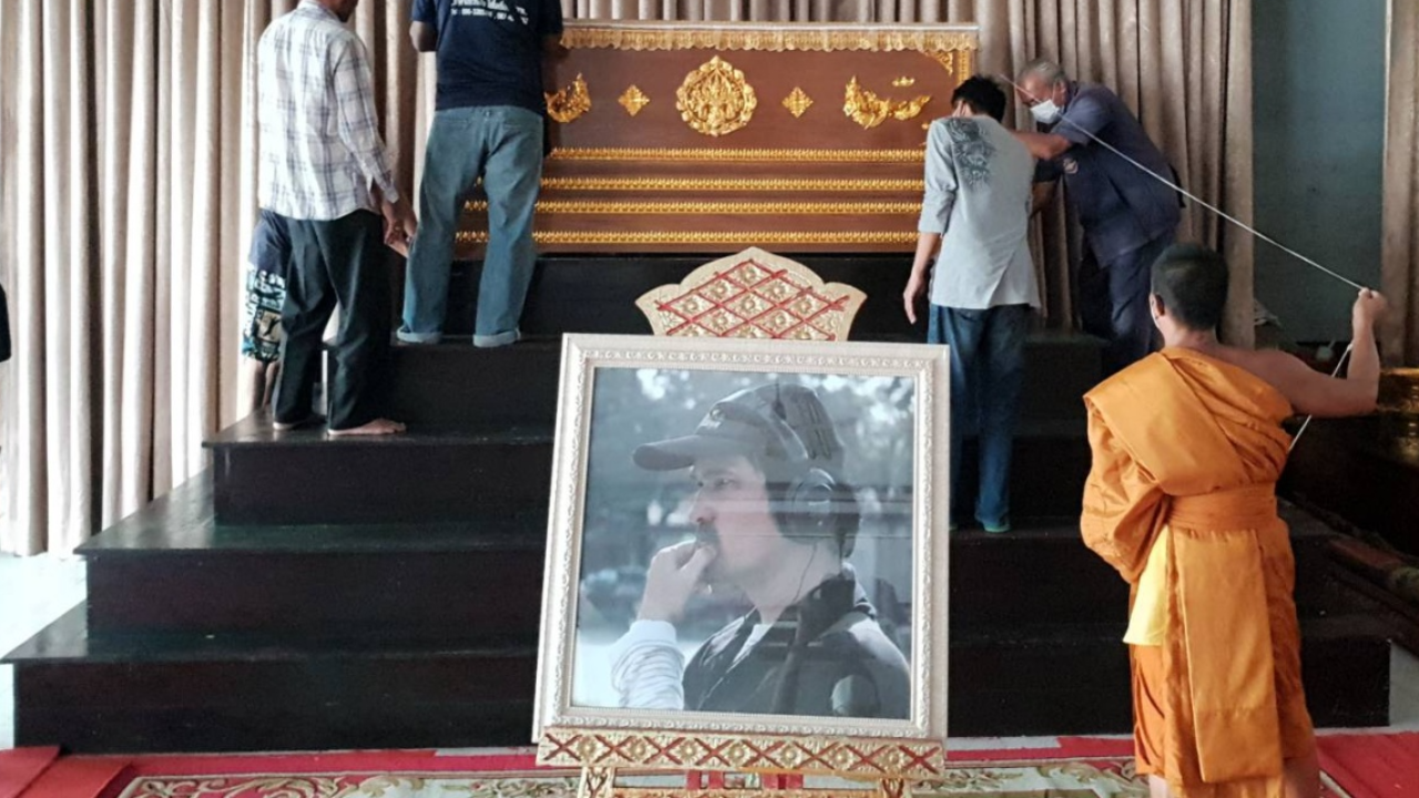 เผยวิโรจน์ ทองชิว ผกก.หนัง พ่อน้ำตาล เดอะสตาร์ เลือดออกในสมองเสียชีวิต