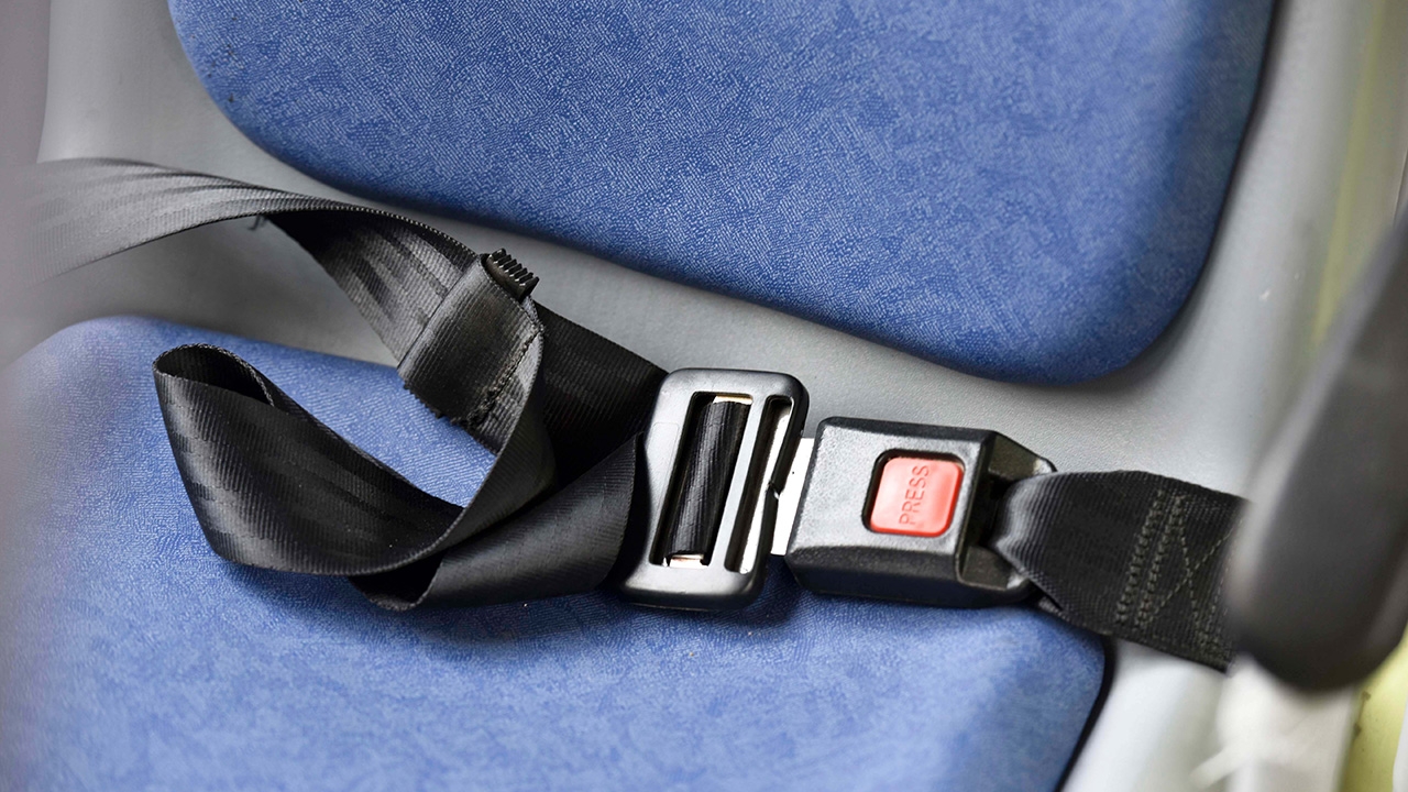 คาดเข็มขัดนิรภัย ปลอดภัยจริงหรือ เห็นด้วยไหม? นั่งหลังไม่คาดเข็มขัด ปรับ 2,000 บาท