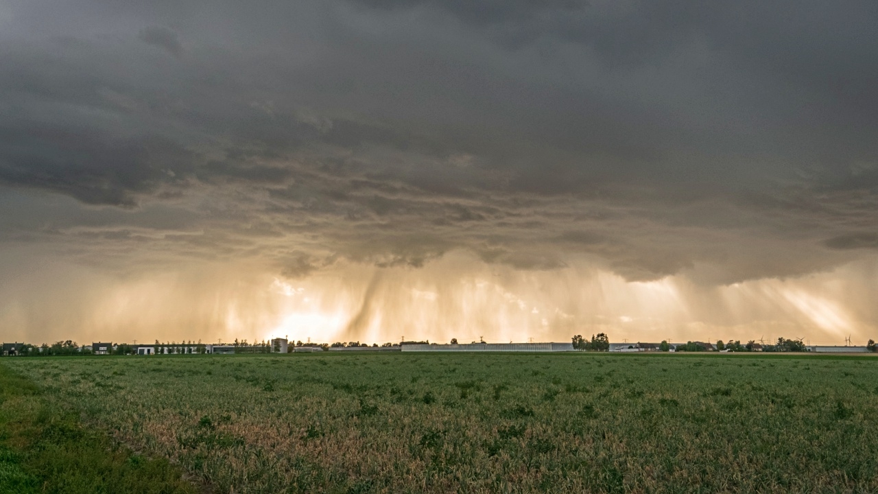 อุตุฯ ฉบับ 6 พายุโซนร้อน "มู่หลาน" กระทบไทย ฝนตกหนักภาคเหนือ อีสาน ตะวันออก