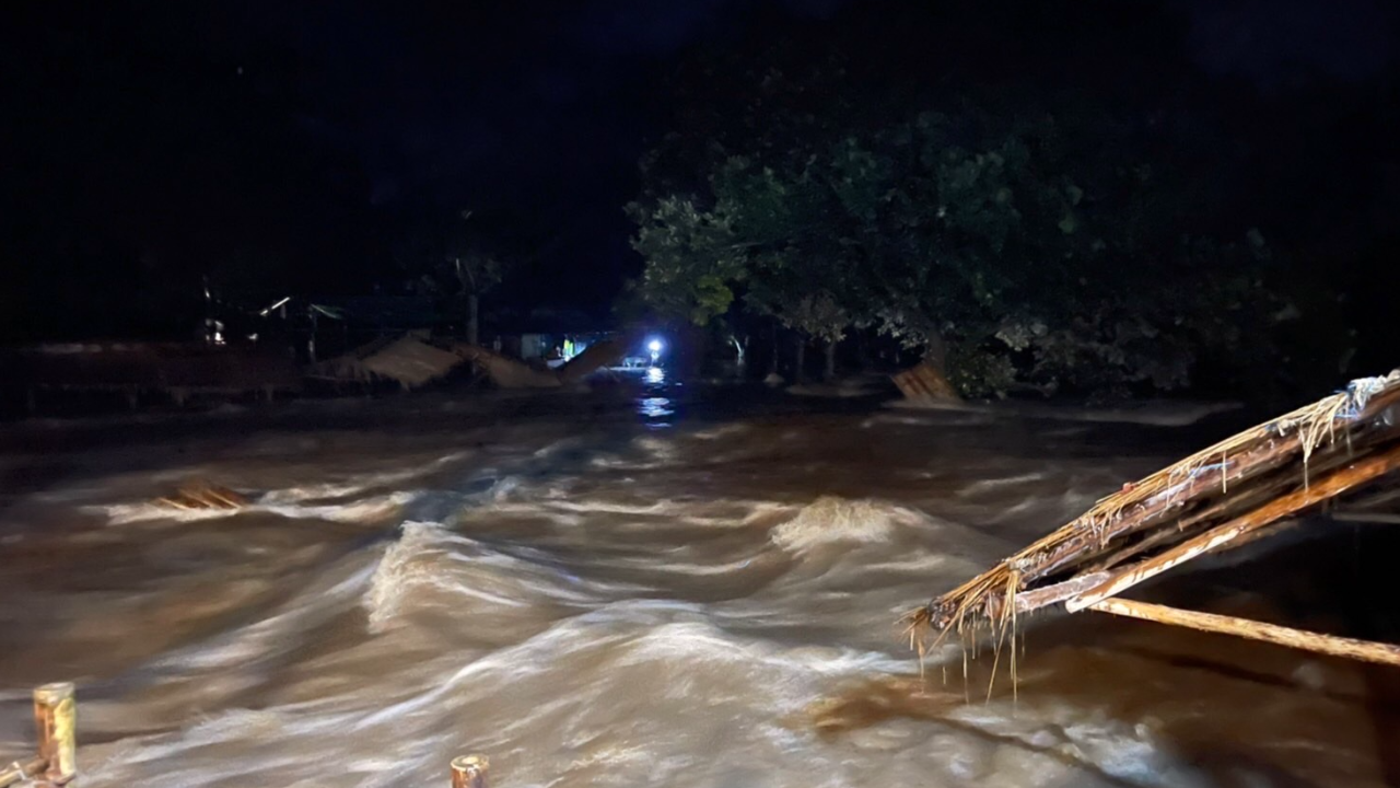 "เขาใหญ่" ฝนหนัก น้ำป่าทะลักท่วม "ปราจีนฯ" จม อ.ประจันตคาม 6 หมู่บ้าน