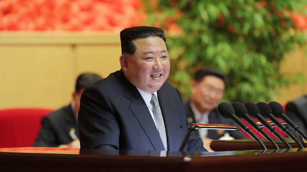 ลือหึ่ง "คิม จองอึน" ล่องเรือยอร์ชหรูพักผ่อนวันหยุด ขณะชาวโสมแดงเผชิญน้ำท่วม