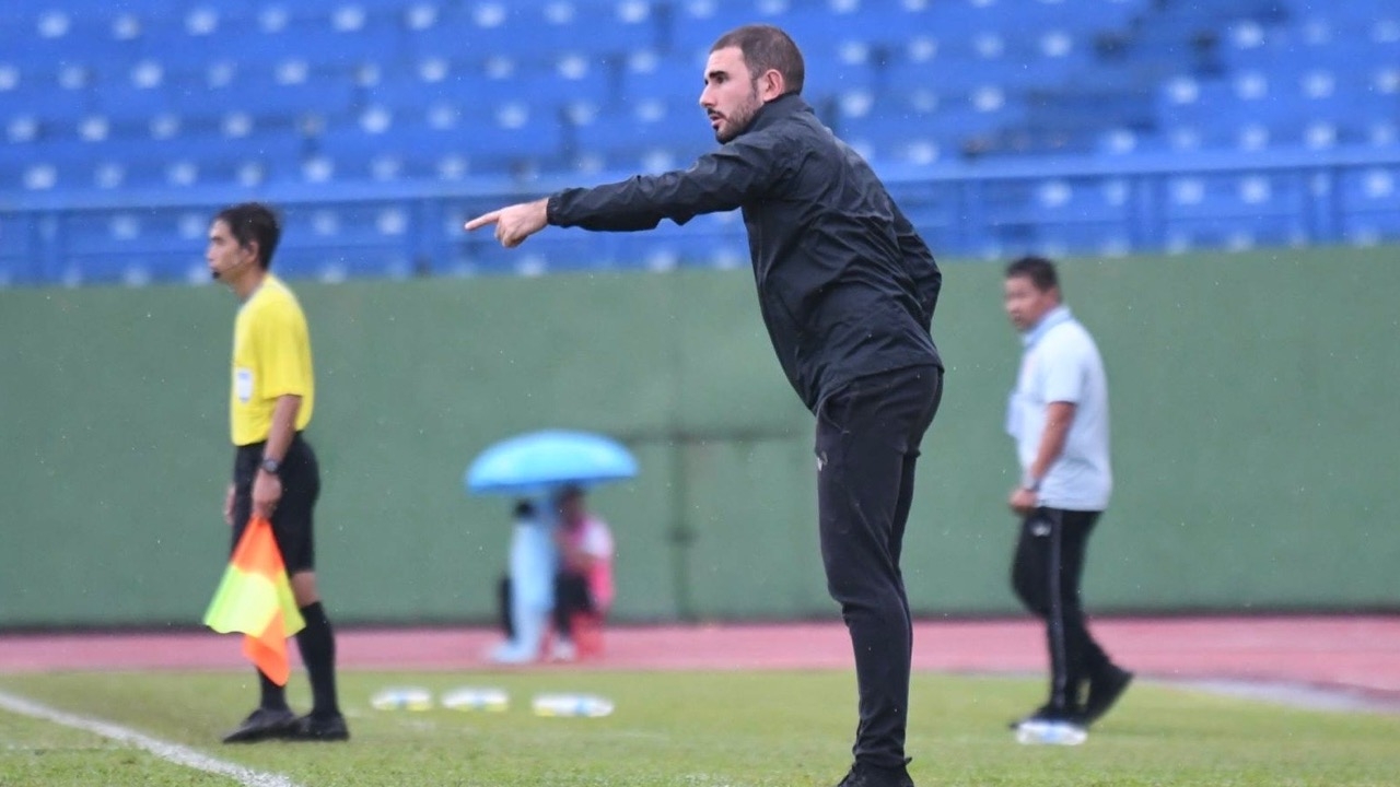 "ซัลบาดอร์" แฮปปี้ฟอร์มแข้ง "ทีมชาติไทย" ยู-19 หลังกำราบเมียนมา ชี้มิติใหม่ที่เพิ่มเข้ามา