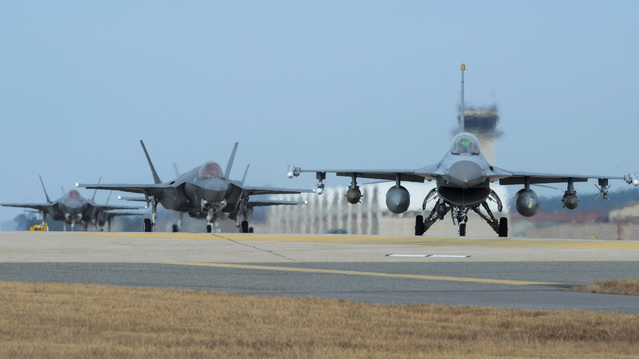 อนุกมธ.ครุภัณฑ์ฯ มีมติเอกฉันท์ตัดงบฯ ซื้อเครื่องบินรบ F-35A ชี้ยังไม่จำเป็น