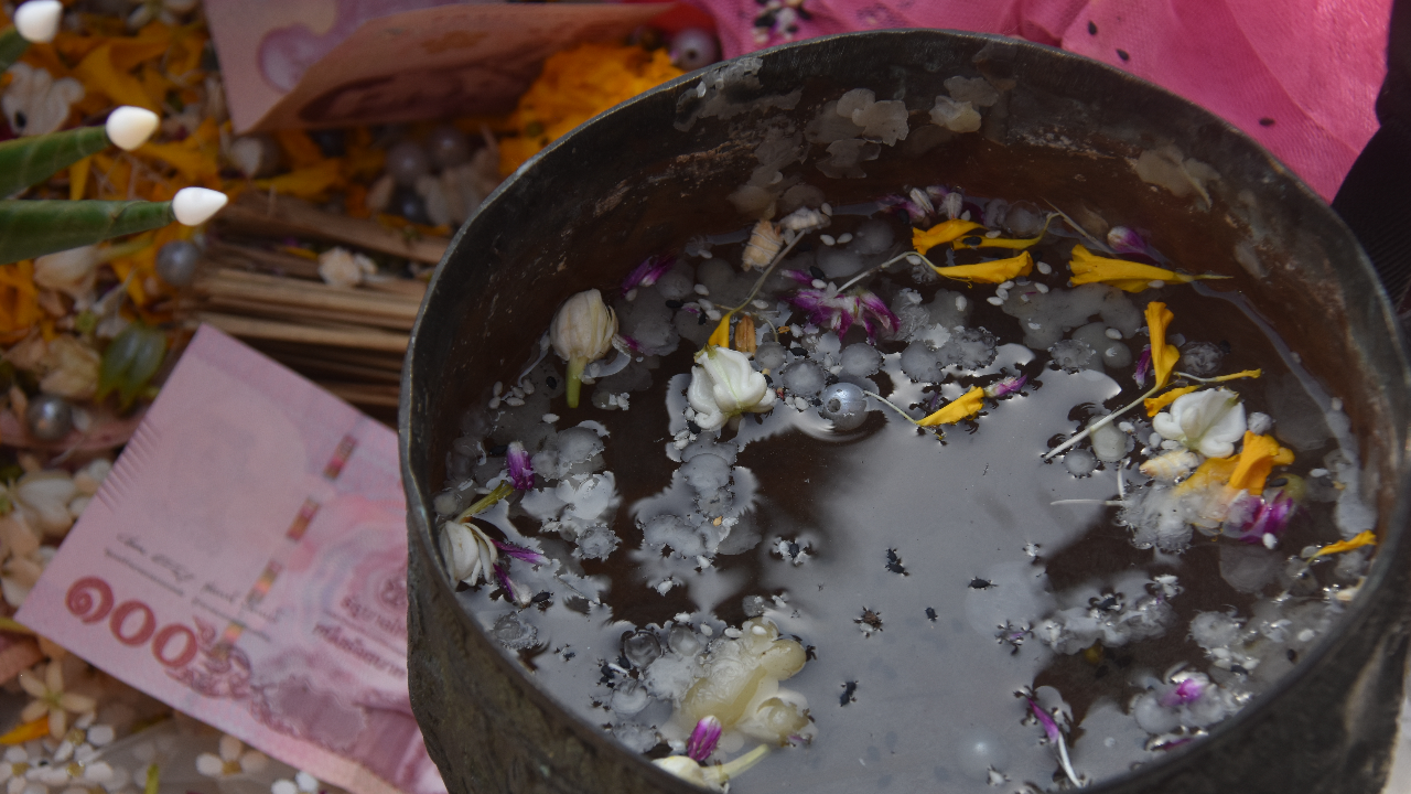 ส่อง "เลขเด็ด" ขันน้ำมนต์ สร้างโบสถ์หลังแรกวัดแก้วเจริญยศ เชื่อเป็นเลขนำโชค