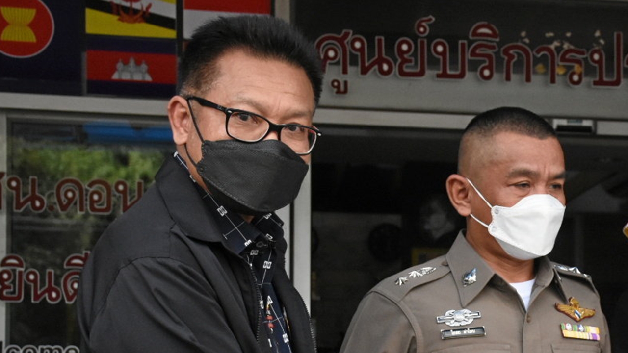 2 สาวไปเร่งคดี อดีตซี 6 หื่นข่มขู่ แบล็กเมล์มีคลิปลับ บังคับร่วมหลับนอน