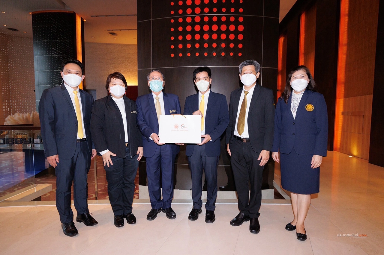 อธิการฯ มจพ. รับรางวัลพระราชทานมหกรรมงานวิจัยแห่งชาติ 65