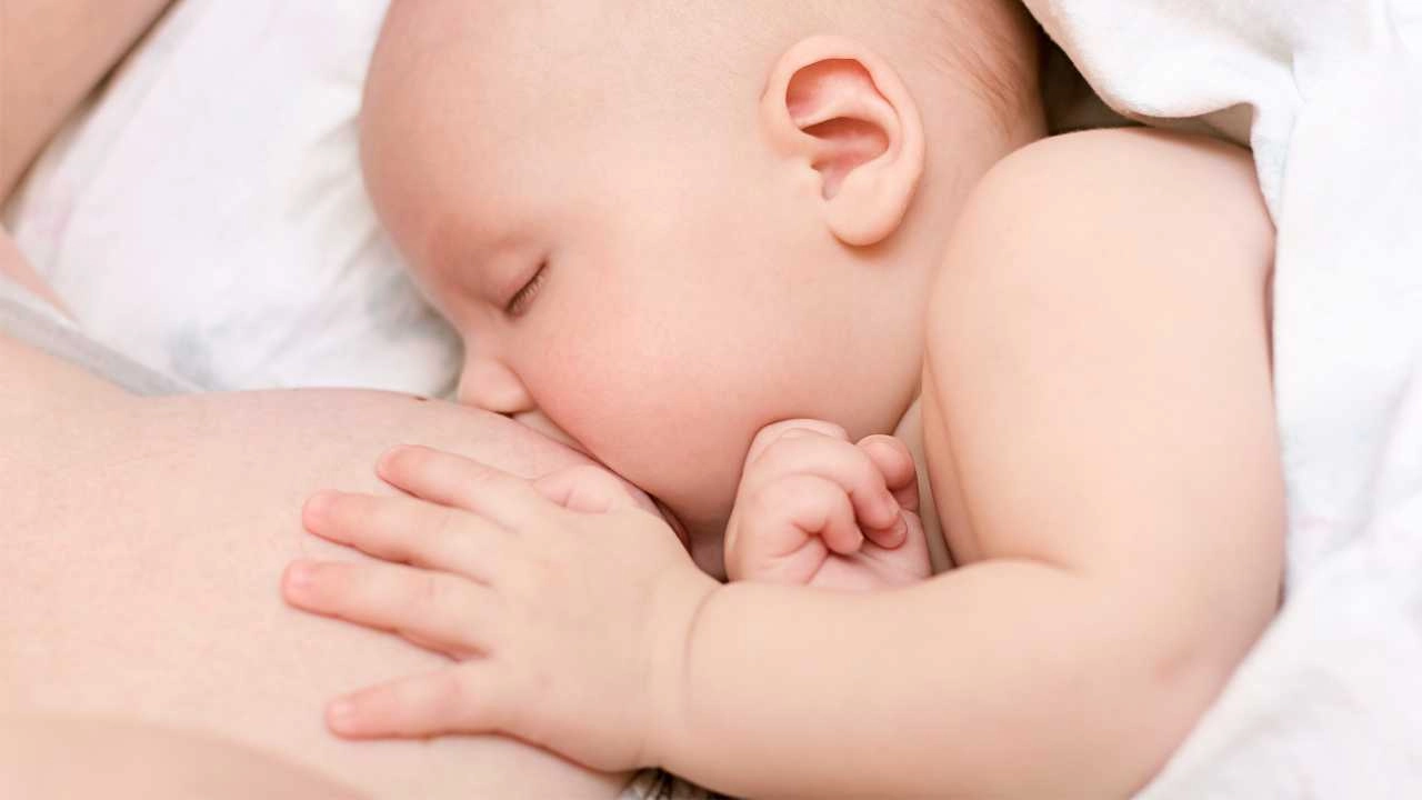 แม่ติดเชื้อ “โควิด-19” สามารถให้นมลูกได้ แต่ต้องเคร่งครัดในการปฏิบัติตัว