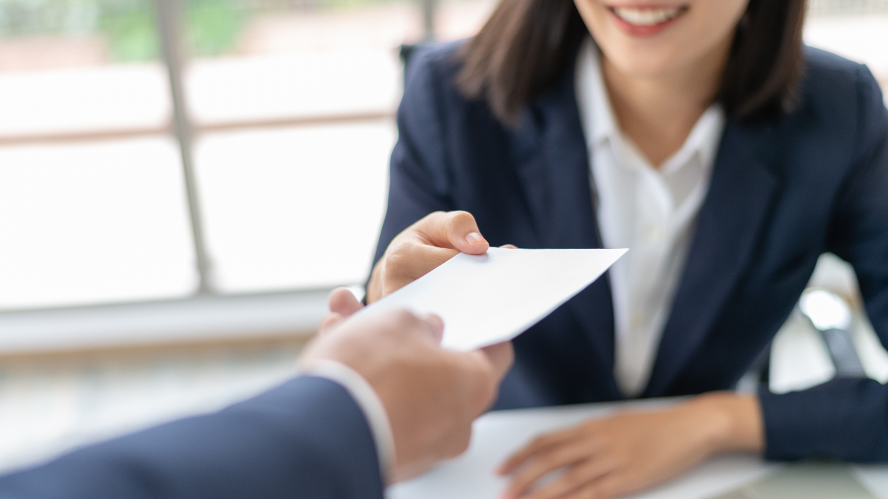 ไขข้อสงสัย "สลิปเงินเดือน" สำคัญอย่างไร นำไปใช้ทำอะไรได้บ้าง?