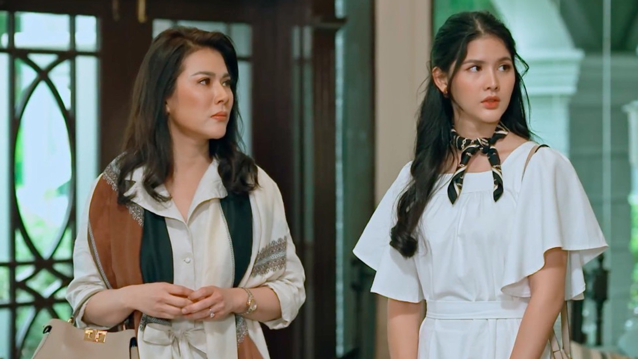 "หงส์ฟ้า" เรตติ้งแรงฉุดไม่อยู่ "น้ำผึ้ง" ชื่นชม "กานต์" นางเอกใหม่เก่งครบเครื่อง