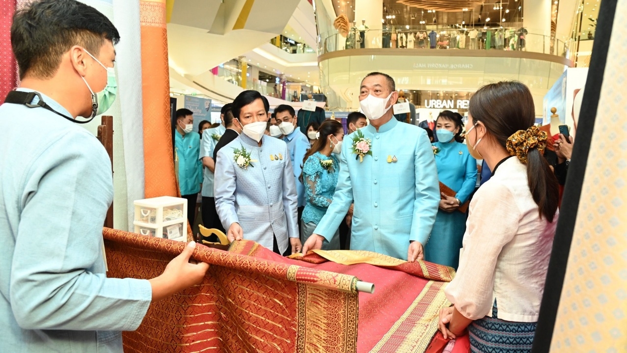 ก.เกษตรฯ ชวนช็อปผ้าไหมไทย สินค้าเกษตรอัตลักษณ์พื้นถิ่นคุณภาพ