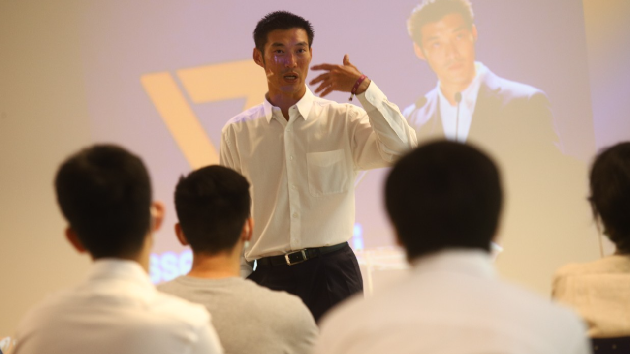 "ธนาธร" บรรยาย "ธรรมศาสตร์" แชร์ประสบการณ์ ปลุกคนรุ่นใหม่เปลี่ยนสังคม 