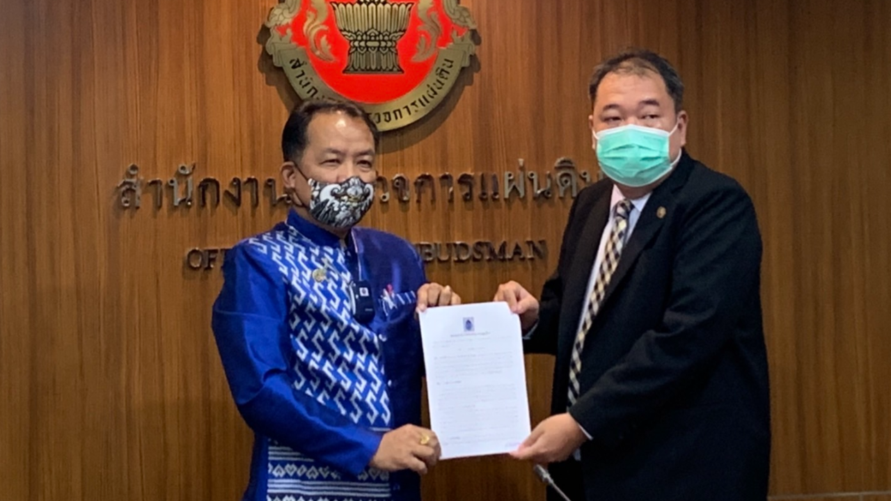 "ศรีสุวรรณ" ยื่นร้อง "ผู้ตรวจฯ-กกต." ชงศาลวินิจฉัย นายกฯ ครบ 8 ปี แล้ว 