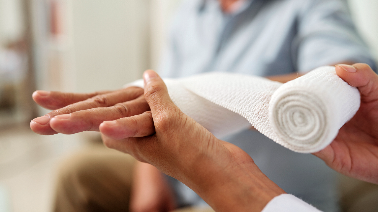 เพจหมอเวร เผยแนวทางรักษา "ผู้ป่วยแผลไฟไหม้" เบิกผิวหนังใหม่ที่สภากาชาดไทย