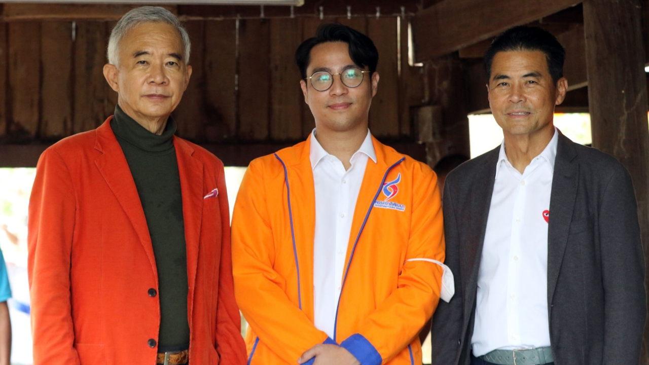"สุวัจน์-เทวัญ" ส่ง "พลช" ลูกชาย "พณาเจือเพ็ชร์" ลงสนามระยอง สู้เลือกตั้ง