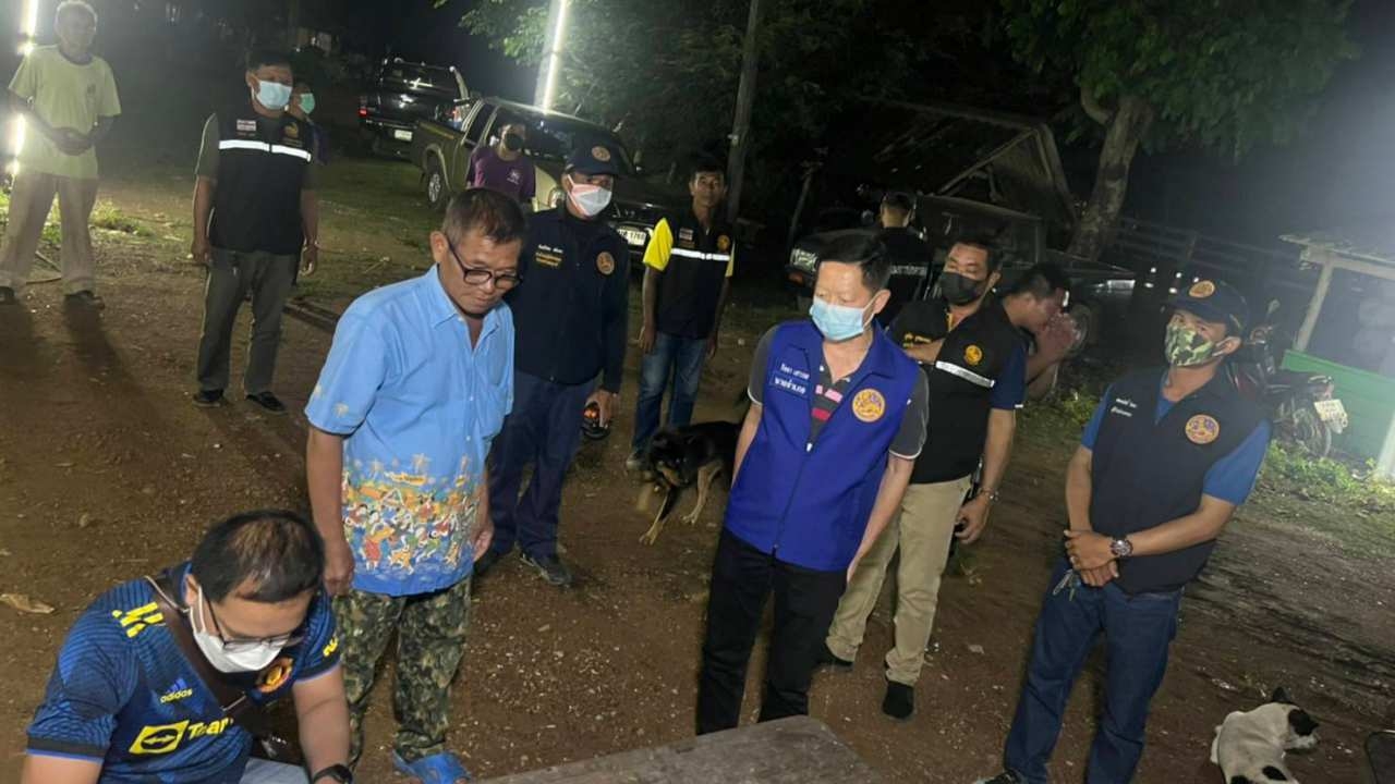 ช้างป่าสระแก้ว 2 ตัวบุกชุมชนขโมยกินอ้อย ก่อนทำร้ายคนเหยียบชาวบ้านตาย 1 