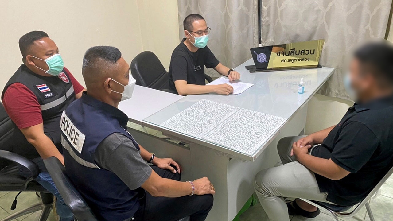 อ่วมข้อหาประมาทผับ 15 ศพ ตร.แจ้งจับ "เสี่ยบี" พนง.แฉประตูหลังล็อก (คลิป)