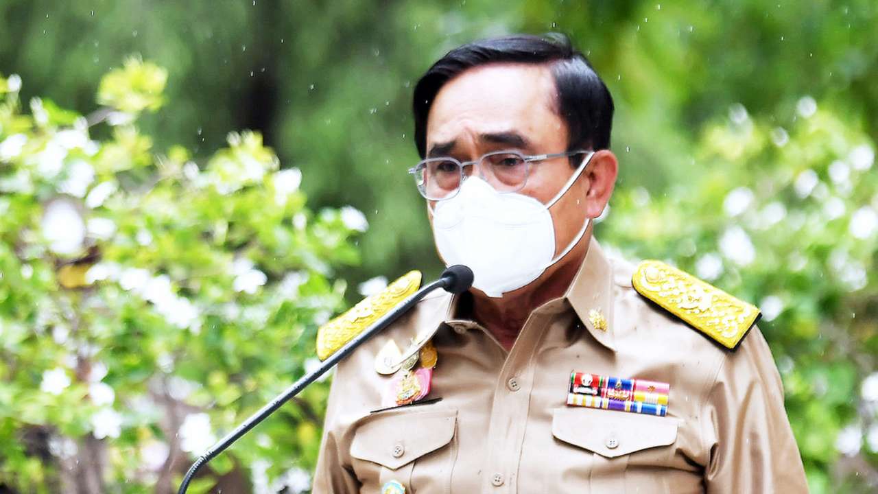“บิ๊กตู่” ย้ำให้ศาลตัดสินปม 8 ปี ฝนตกบอกสื่อรับผิดชอบถ้านายกฯ ไม่สบาย