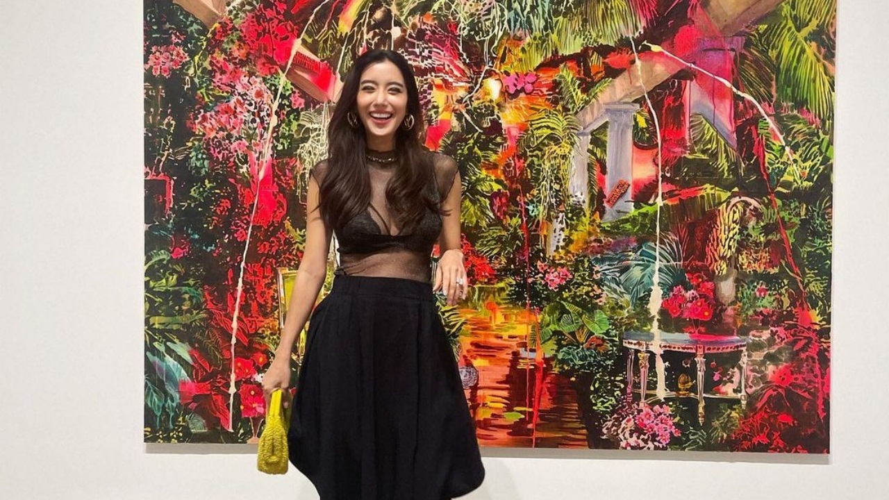 ไอซ์ อภิษฎา โพสต์ภาพสุดแฮปปี้ เดินชมงานศิลปะ ภาพสุดท้ายทำคนสะดุดตา
