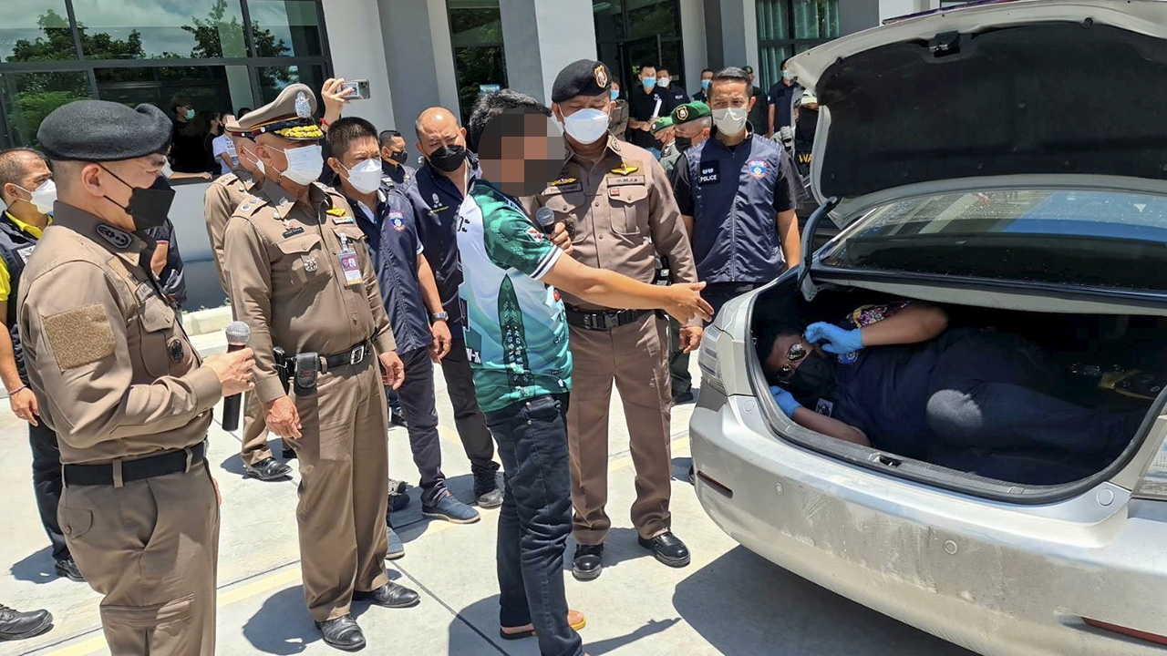 รวบพี่น้องทมิฬ ร่วมฆ่าชิงทรัพย์ ยิงหัวเหยื่อขัดขืน อีกรายยัดท้ายรถ 