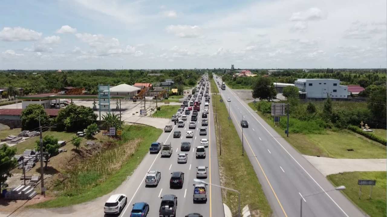 กลับกรุงเทพฯ มิตรภาพฝั่งขาเข้าหนาแน่น โคราชติดยาวเป็นกิโล ตร.เร่งระบาย