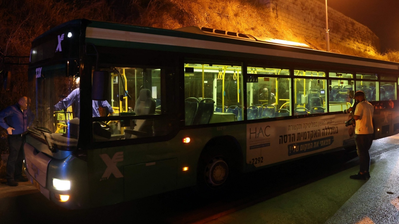 ระทึก มือปืนยิงถล่มรถบัสในเยรูซาเล็ม ชาวอิสราเอลเจ็บ 8 ราย