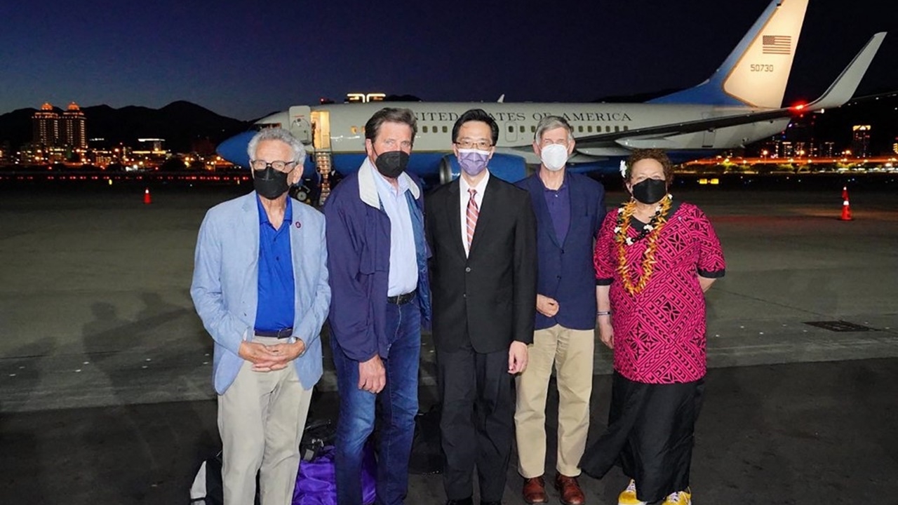 ยั่วจีนอีก สมาชิกสภาสหรัฐฯ ชุด 2 เยือนไต้หวัน จ่อพบ ไช่ อิง-เหวิน