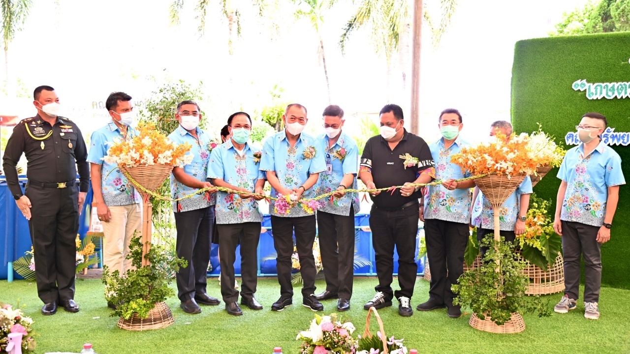 "เฉลิมชัย" เปิดงานเกษตรภาคใต้ หวังเพิ่มช่องทาง สร้างความมั่นคงเกษตรกร