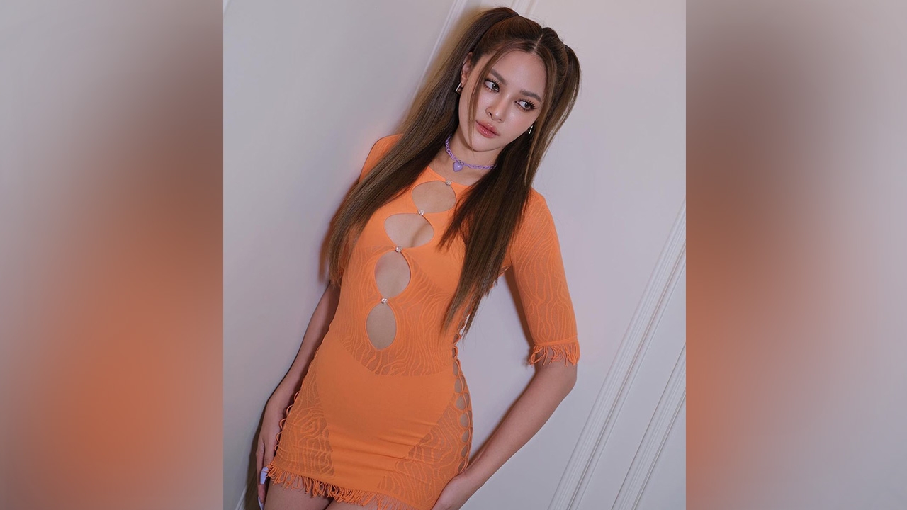ปุ๊กลุก ฝนทิพย์ ทำไอจีร้อนฉ่า แซ่บในชุดเดรสสีส้มแหวกเว้าสุดเซ็กซี่