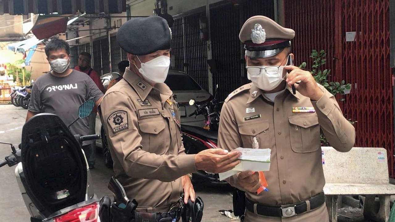 บ้องกัญชาตีหัว มีดสวนดับ สาวสองฉุน แฟนหนุ่ม ทําร้ายก่อน